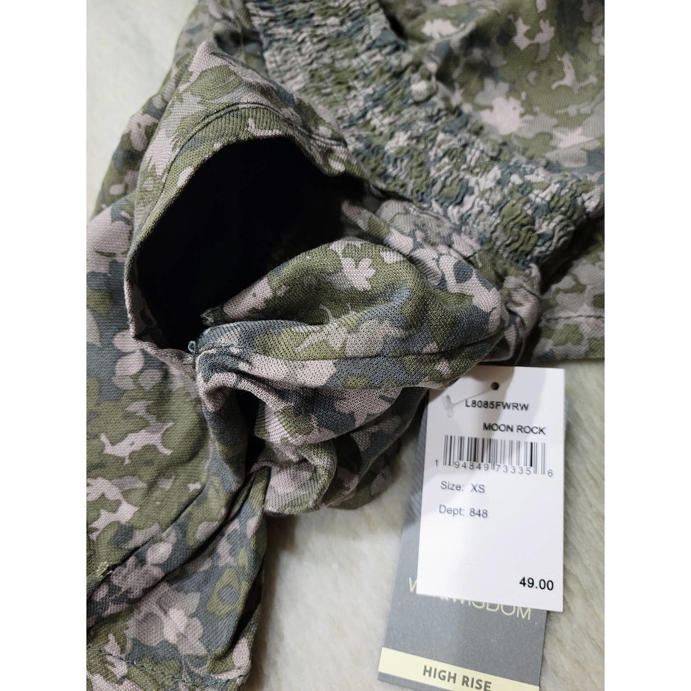 Wit & Wisdom Floral Camo High Rise Shorts Extra Small - Picture 6 of 8